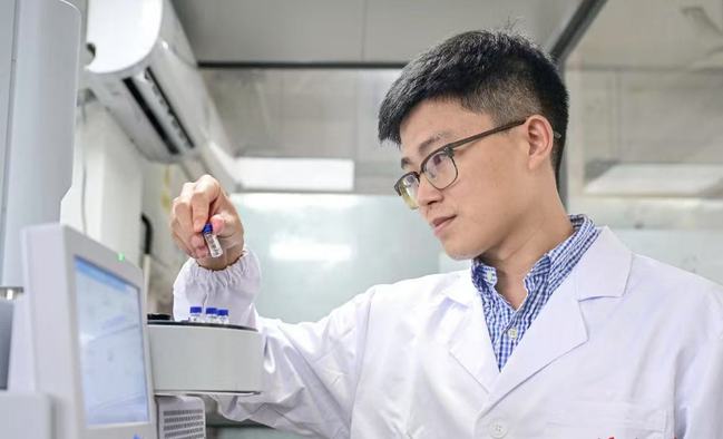 我校四位教师荣获第九届“福建省优秀科技工作者”称号，生物基材料技术研发成果丰硕